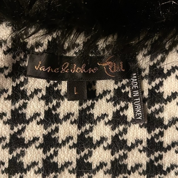 Jane and John L black & white houndstooth wrap belt jacket with faux fur - Picture 8 of 11